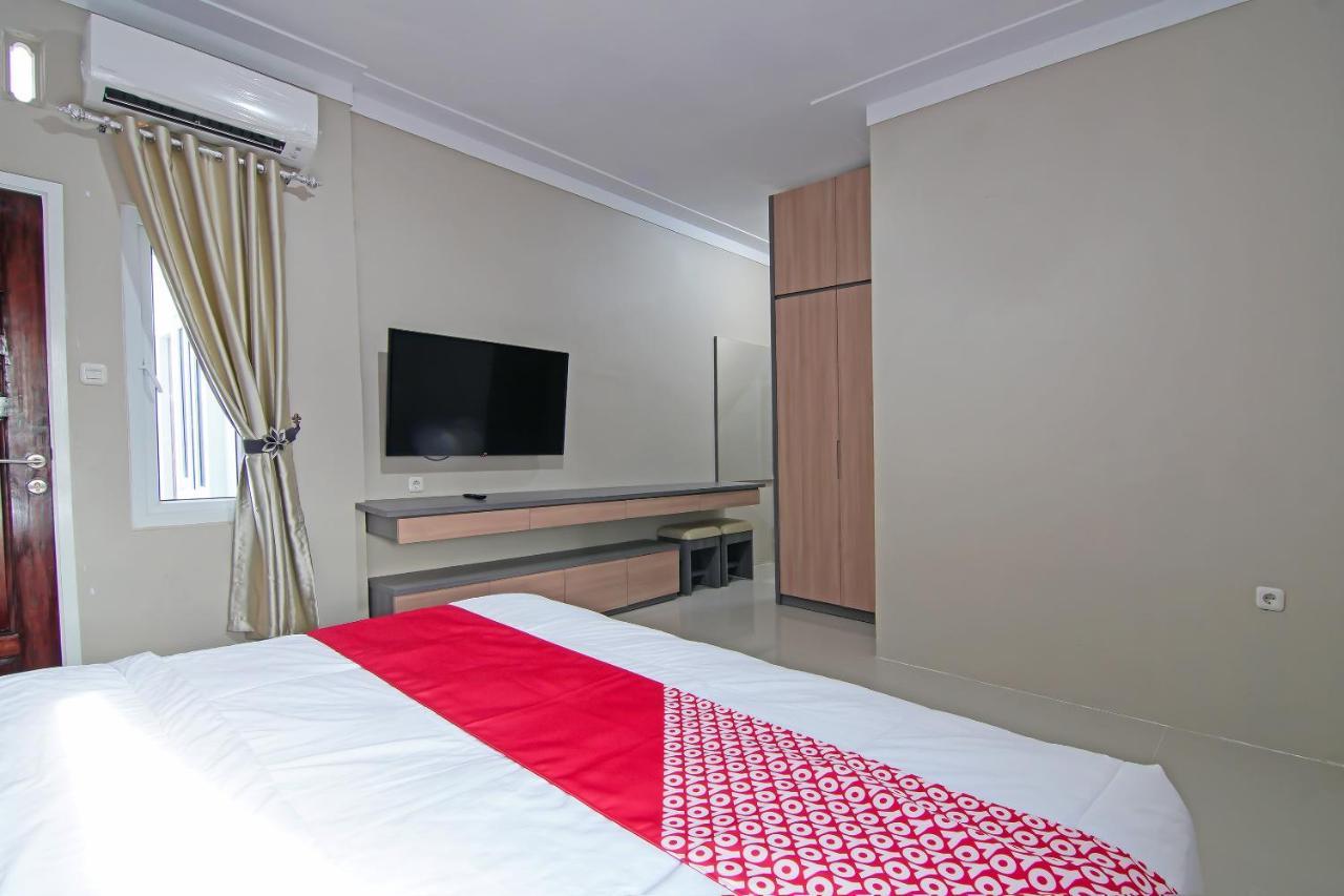 Oyo 91681 Raysa Homestay Pekanbaru Exterior foto