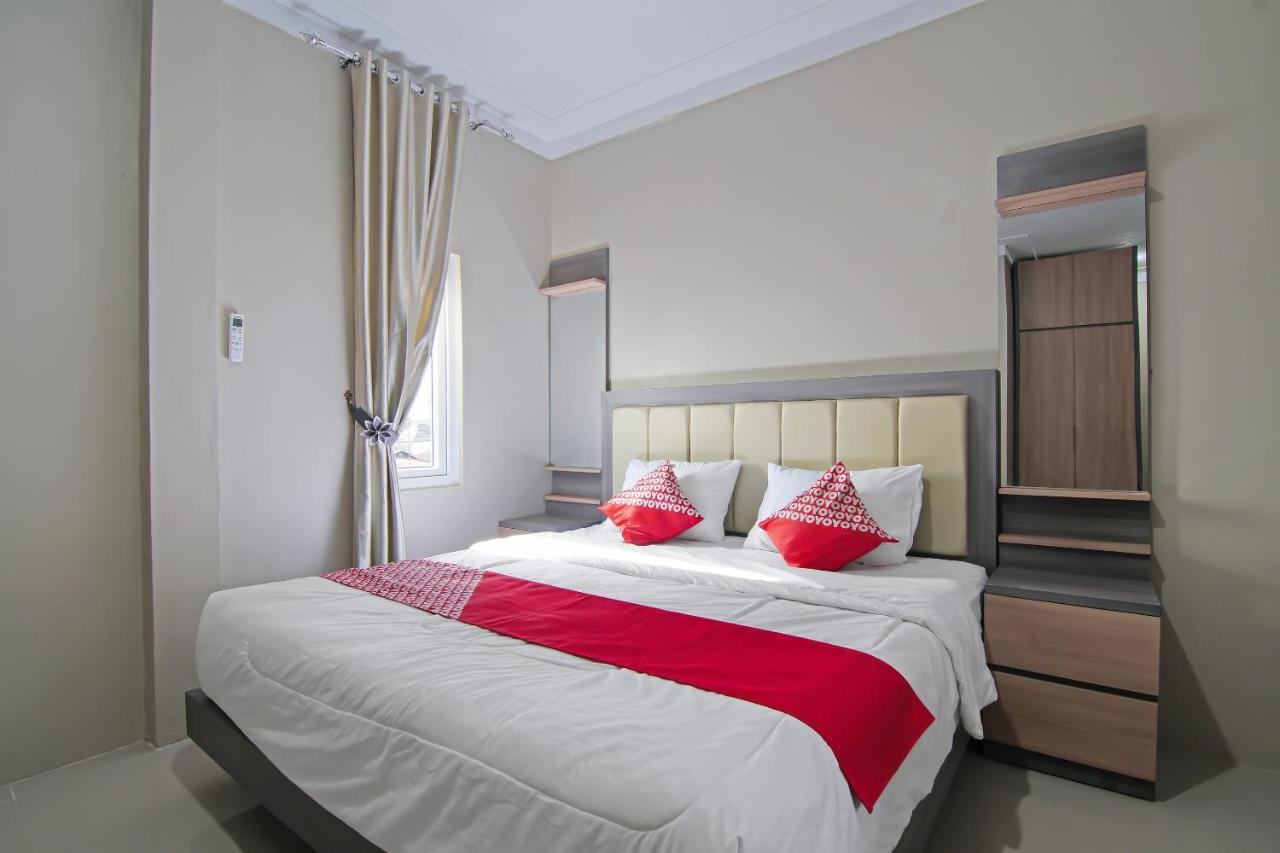 Oyo 91681 Raysa Homestay Pekanbaru Exterior foto